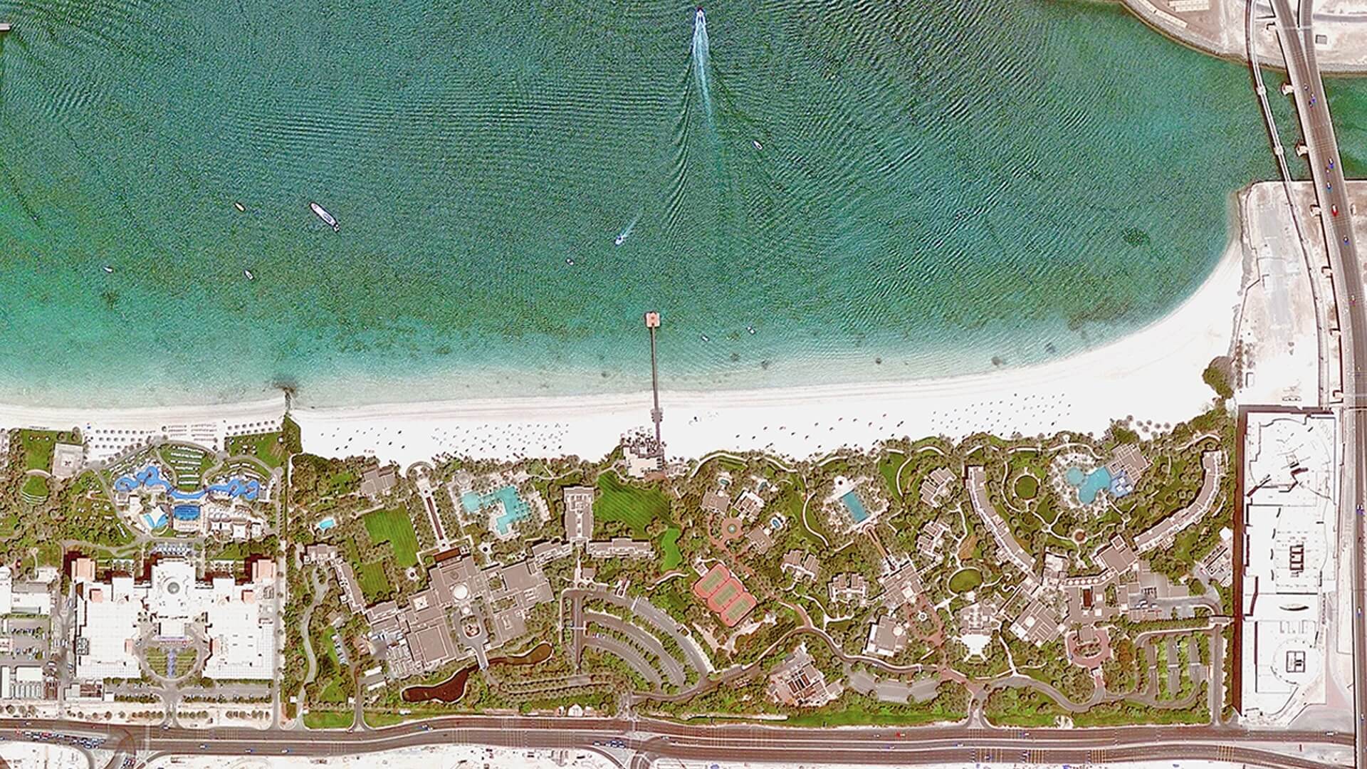 Jumeirah Beach Dubai Luxury Resort 
One-and-Only-Royal-Mirage-Arabian-Court-Dubai